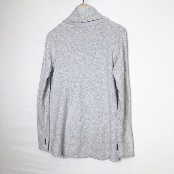 Lululemon Coast easy wrap ultralight heathered jacket. - Picture 7 of 9